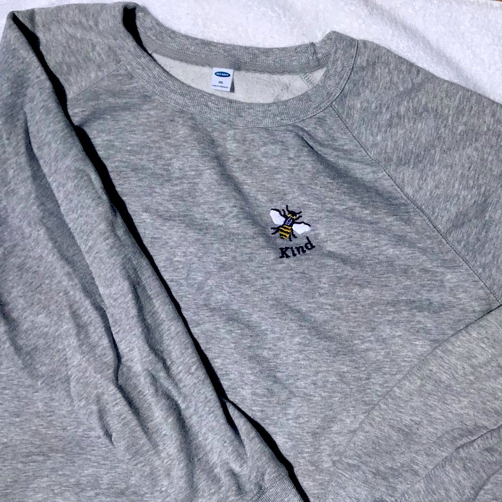 Old Navy Sweatshirt 🐝 kind XXL